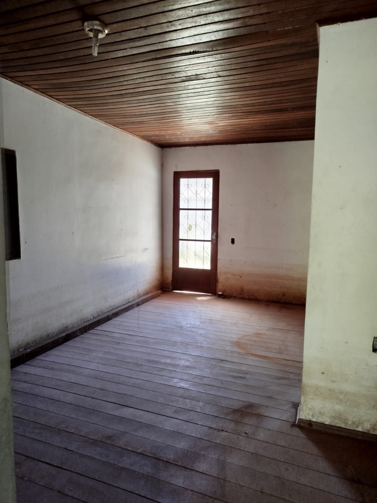 CASA TERREA COM 1 DORMITÓRIO, BAIRRO GUARUJA — foto 8