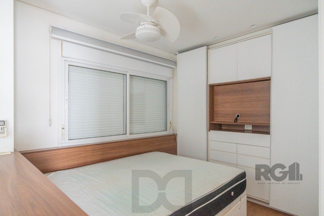 Casa impecável e mobiliada, com 3 niveis, possui 3 dormitórios sendo 1 suíte, 4 banheiros. — foto 24