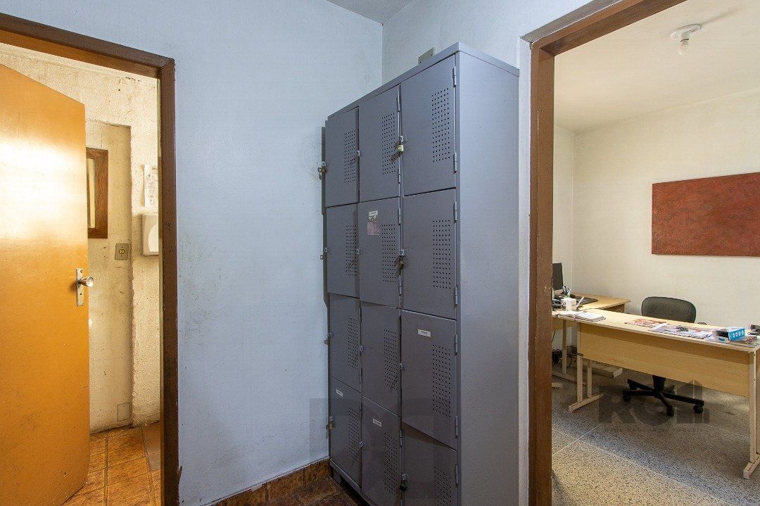 Prédio com 1063m², distribuídos em quatro pavimentos — foto 19