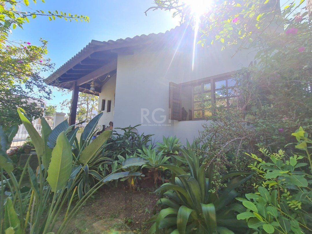 Casa em lindo terreno alto ao nível da rua medindo 10 × 32 onde consta uma residência térrea com 136m2 de área privativa, — foto 3