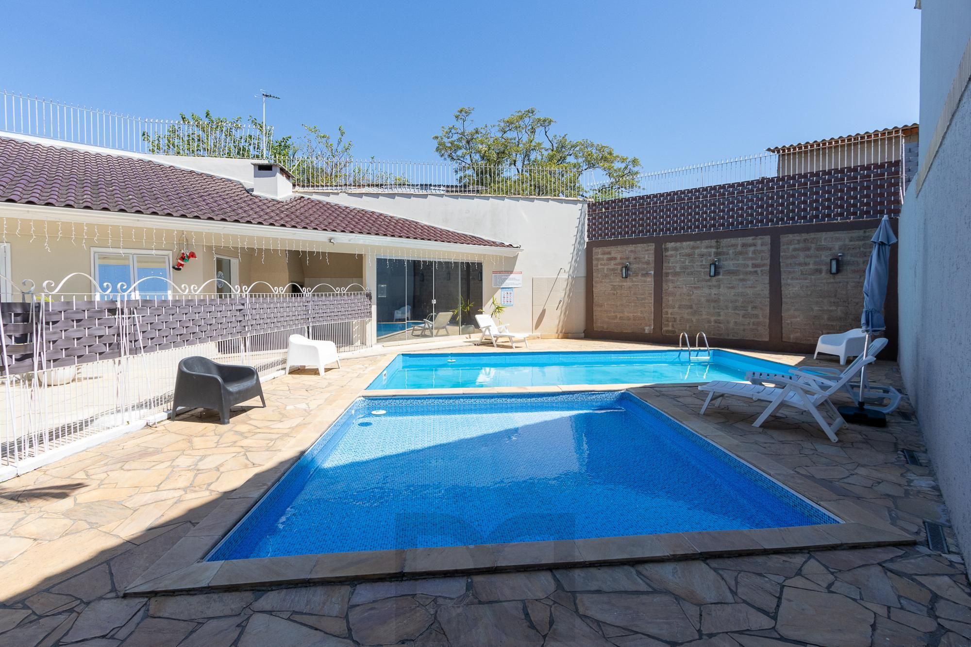 Casa de condomínio, de 3 dormitórios, 1 suíte e 2 vagas de garagem. — foto 43