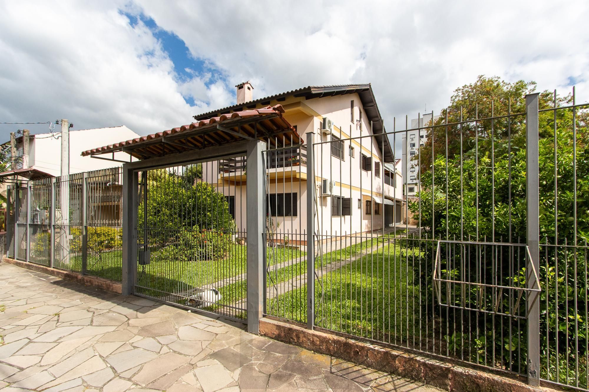 Casa Residencial ou Comercial, com 3 quartos (1 suite), 229m² privativos - Bairro Tristeza — foto 1
