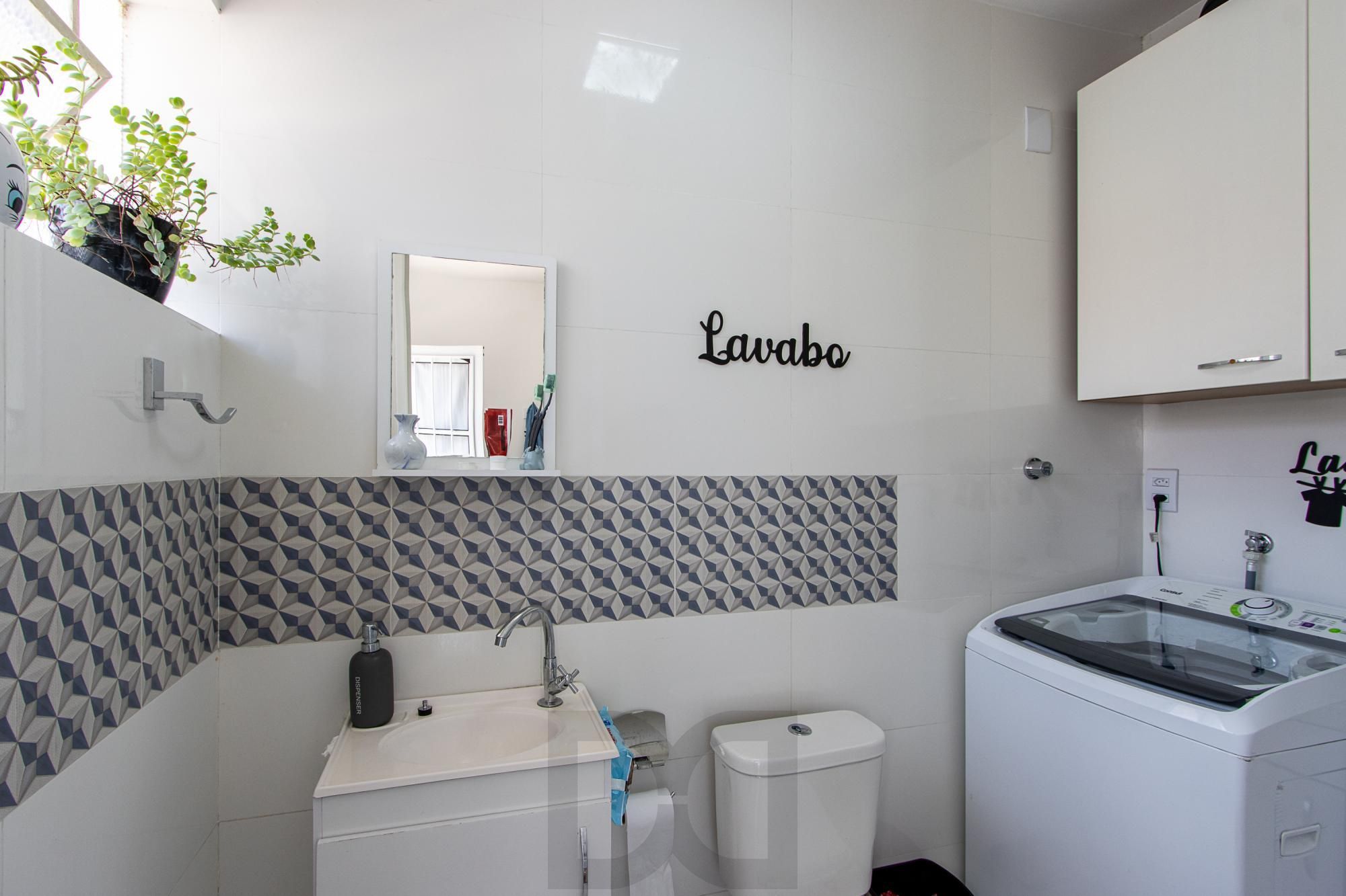 Linda casa totalmente reformada, 3 quartos (1 suite), 2 vagas cobertas - Bairro Nonoai — foto 41