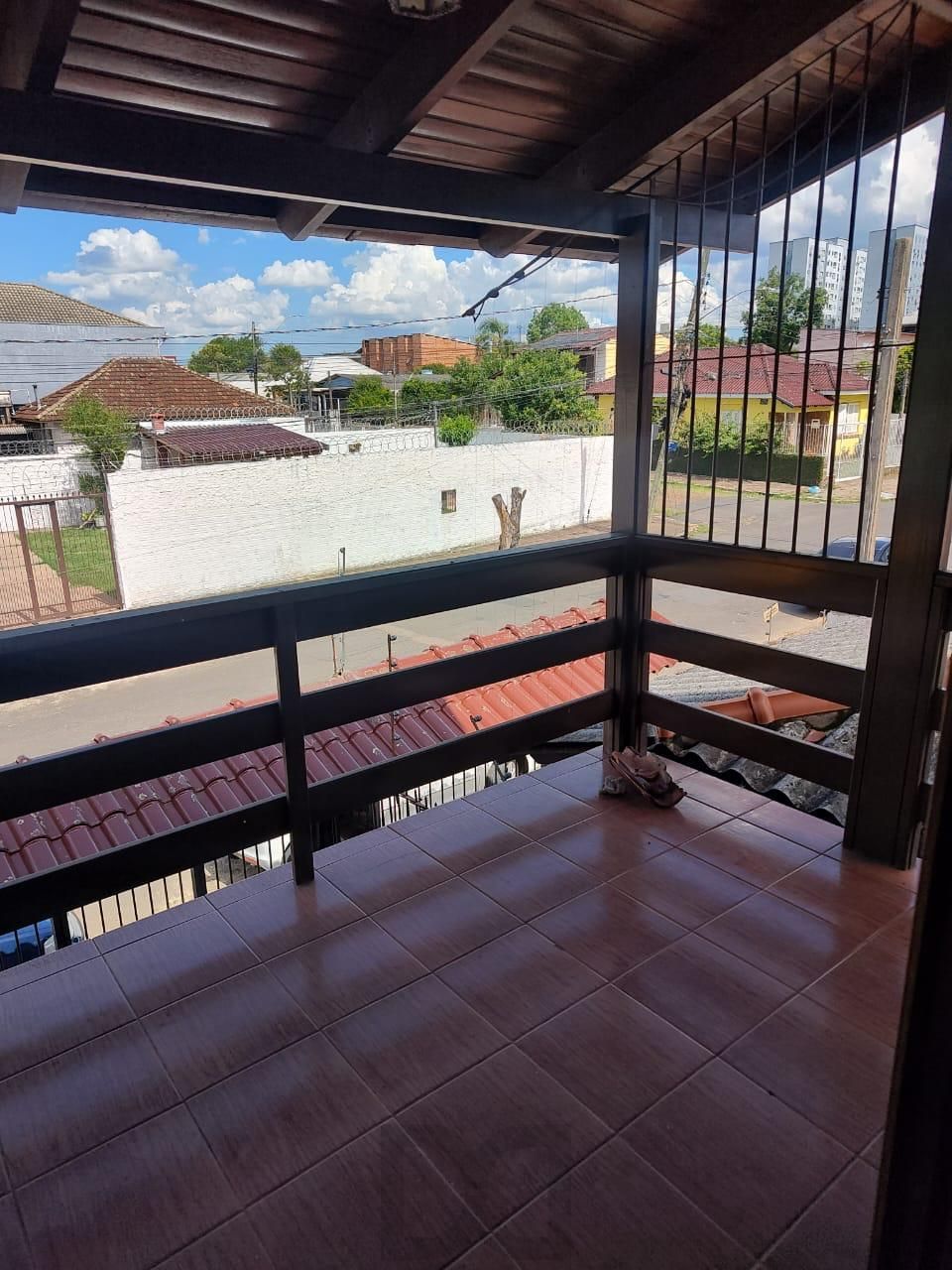 Casa com 3 dormitórios á venda em Porto Alegre — foto 1