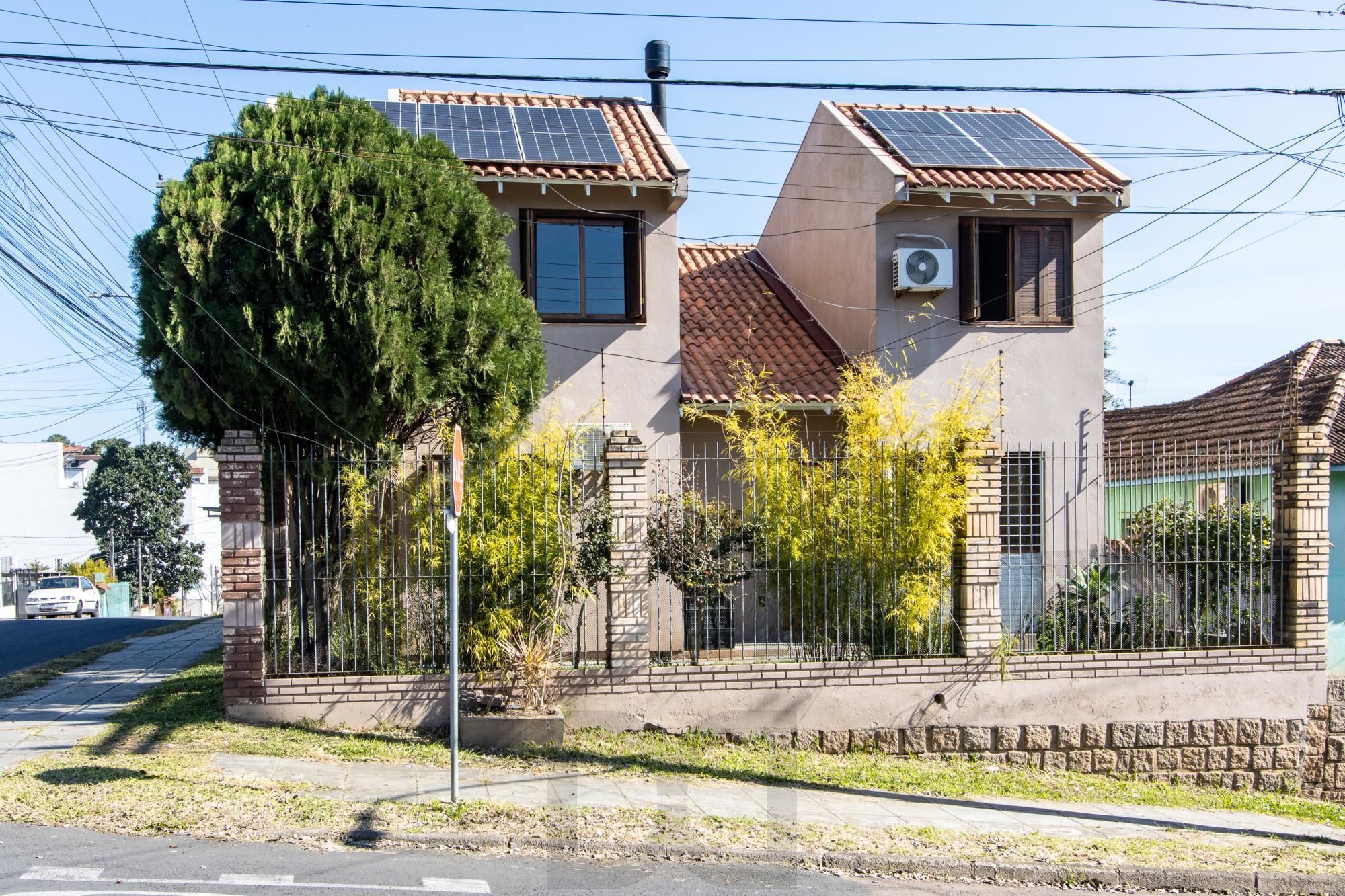 Casa para Venda - 255.68m², 4 dormitórios, sendo 1 suites, 2 vagas - Tristeza — foto 3
