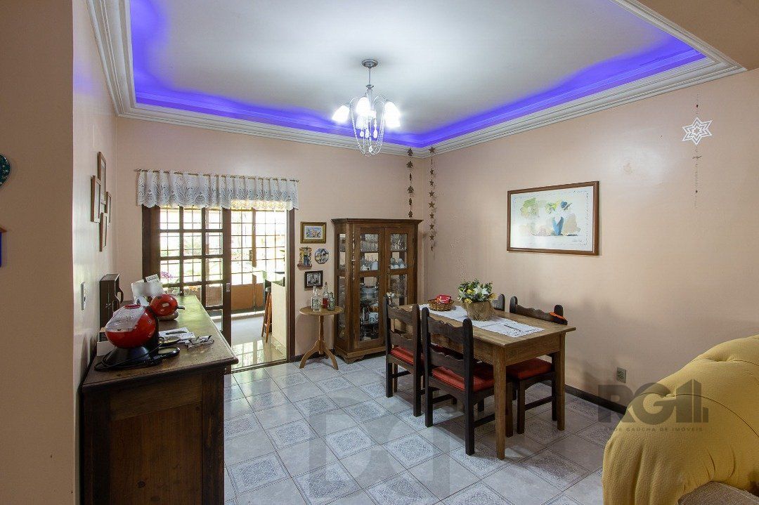 Casa para Venda - 300m², 3 dormitórios, sendo 1 suites, 4 vagas - Nonoai — foto 11