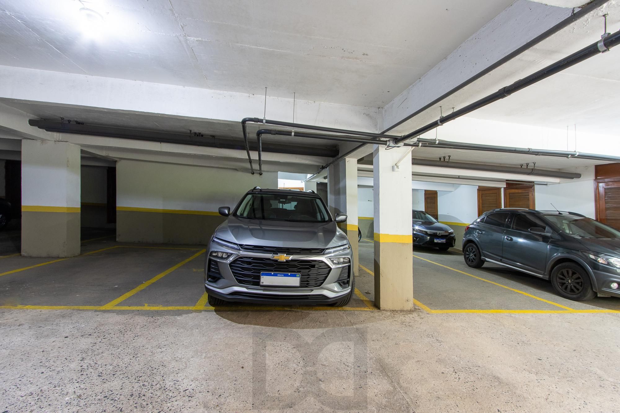Apartamento de 3 dormitórios, 1 suíte e 3 vagas no bairro Ipanema. — foto 31