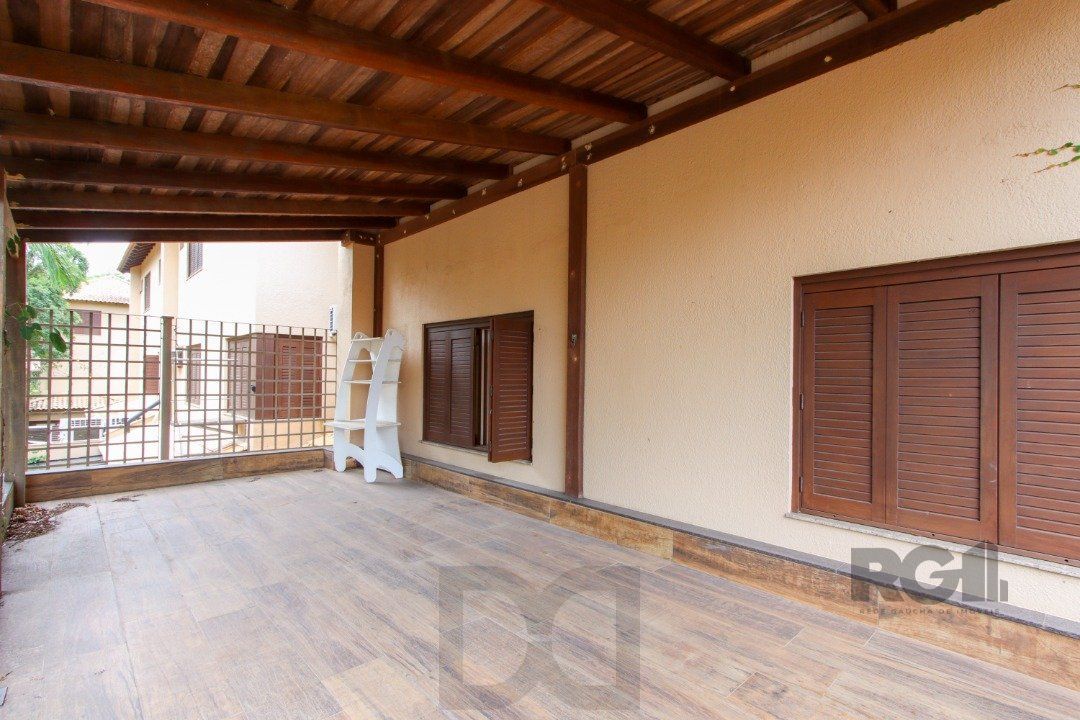 Casa com 327m² de área privativa, oferecendo 3 dormitórios, sendo 3 suítes — foto 40