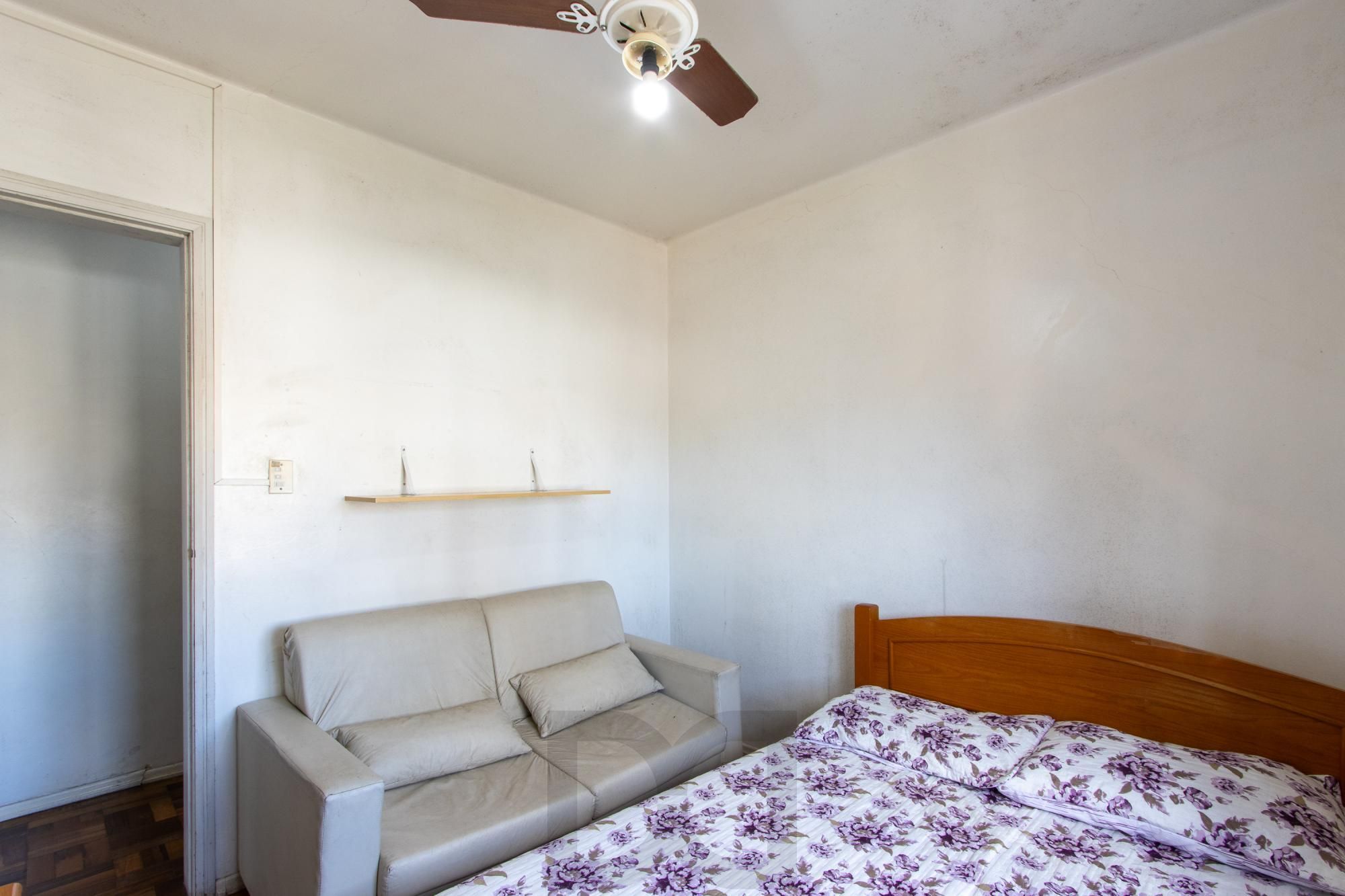 Apartamento de 3 dormitórios com uma vaga de garagem à venda no bairro Menino Deus – Porto Alegre — foto 12