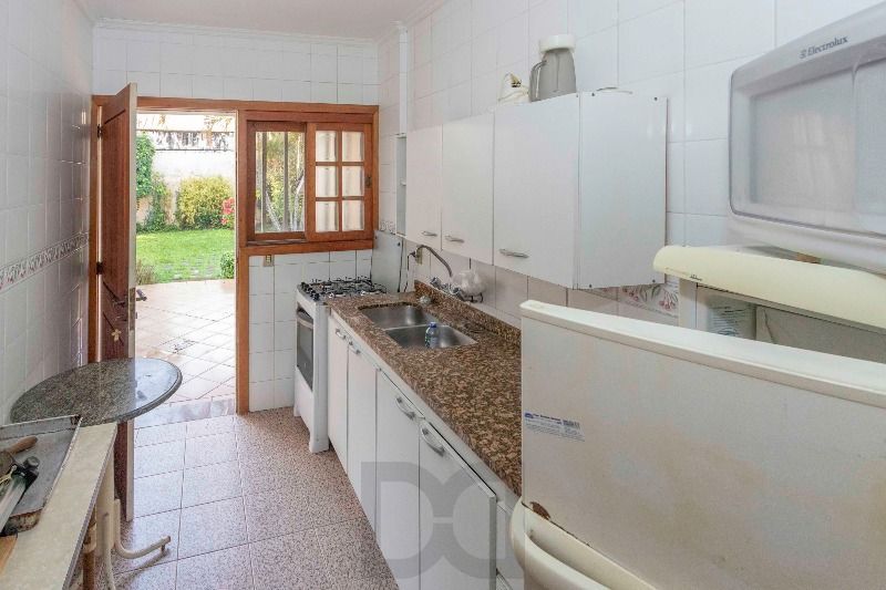 Casa para Venda - 420m², 5 dormitórios, sendo 2 suites, 6 vagas - Nonoai — foto 41