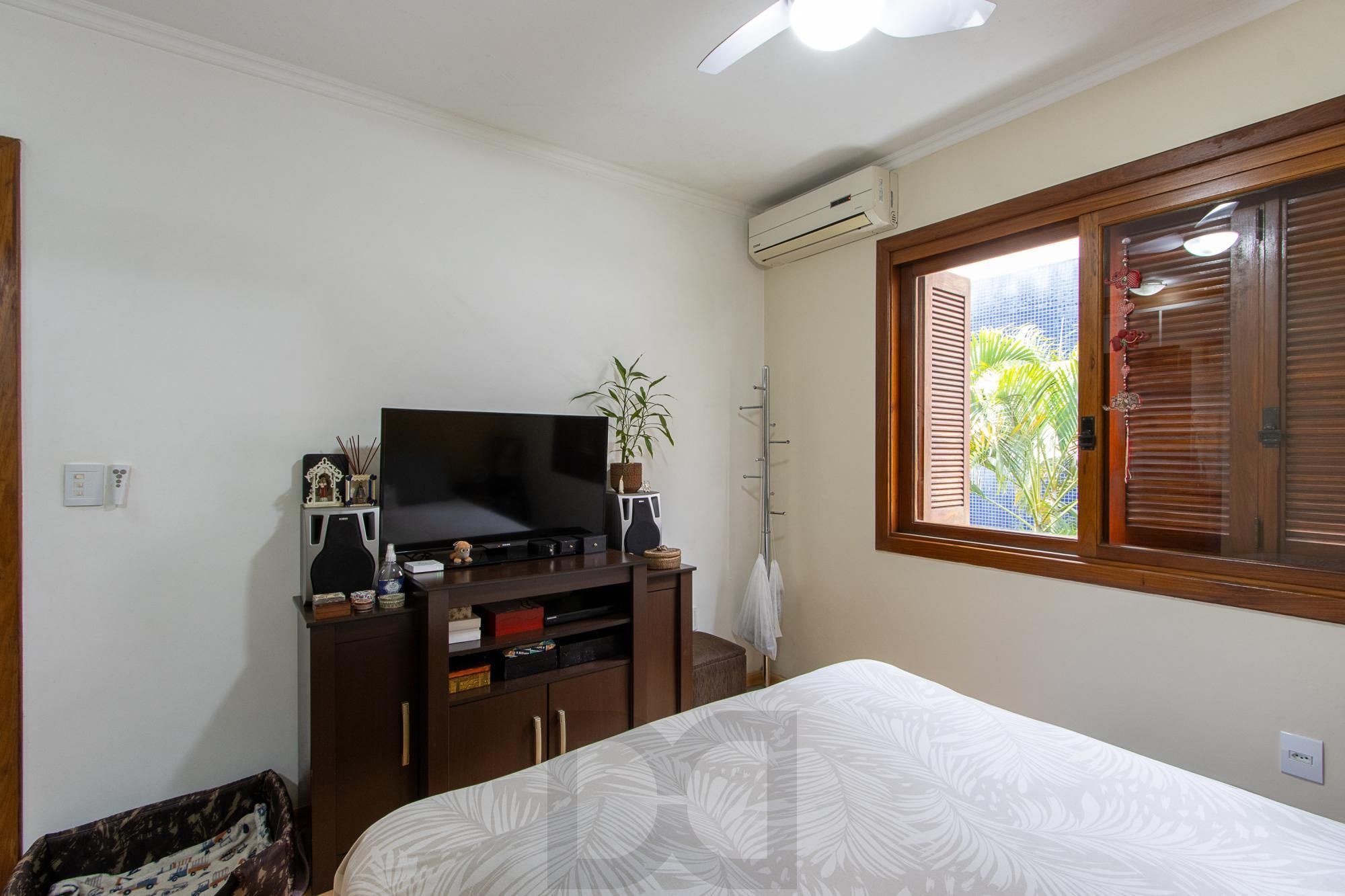 Apartamento de 3 dormitórios, 1 suíte e 3 vagas no bairro Ipanema. — foto 24
