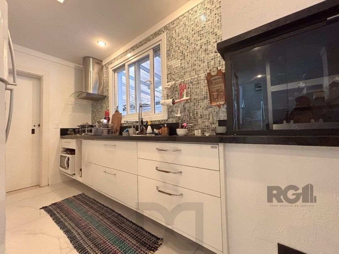 Casa em condomínio com pátio, piscina, 3 suítes e 2 vagas — foto 15