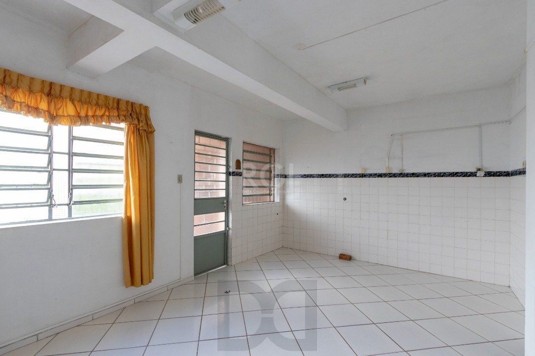 Casa para Venda - 220m², 3 dormitórios, sendo 2 suites, 2 vagas - Coronel Aparício Borges — foto 7