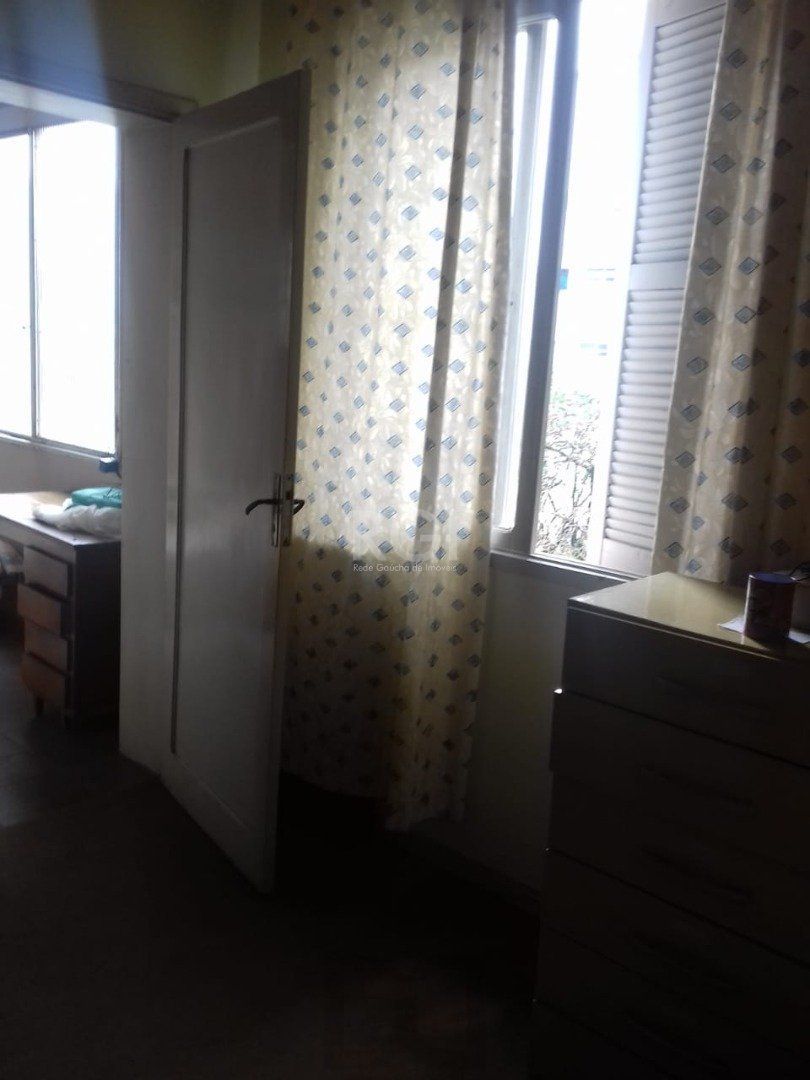 terreno localizado no bairro Menino Deus, podendo ser construído prédio comercial, localização privilegiada. — foto 9