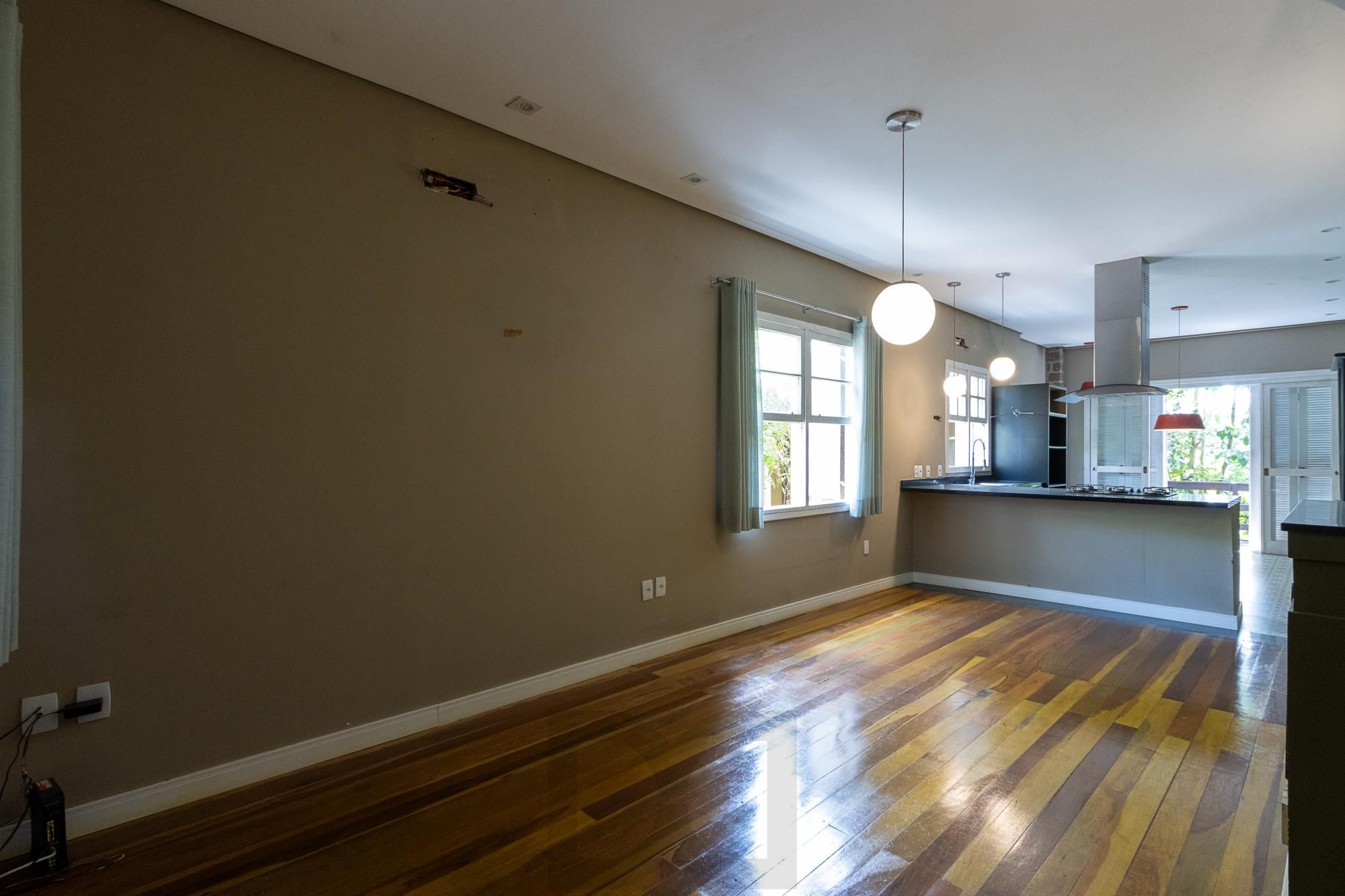 Bela casa térrea, 2 dormitórios e 1 suite - Parte alta do Bairro Espirito Santos — foto 1