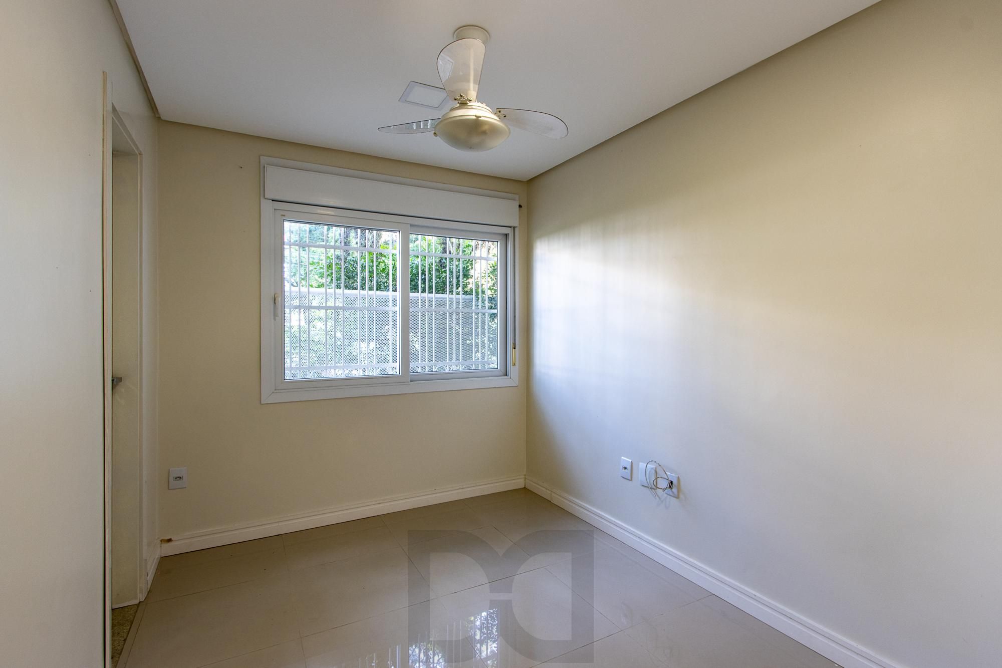 Casa de esquina à venda na Av. Copacabana | 3 dormitórios | 3 vagas | — foto 4