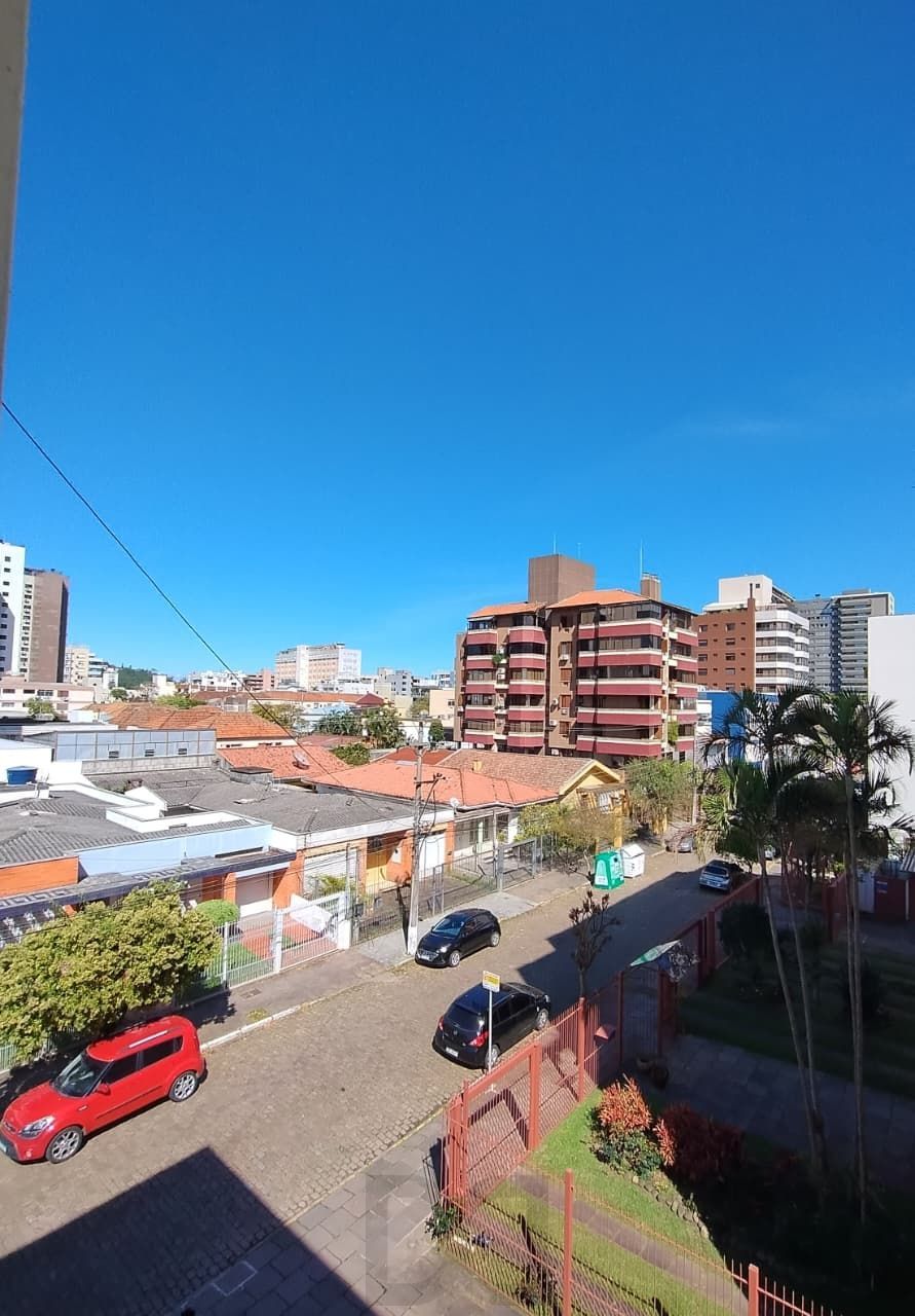 Apartamento de 3 dormitórios com uma vaga de garagem à venda no bairro Menino Deus – Porto Alegre — foto 13