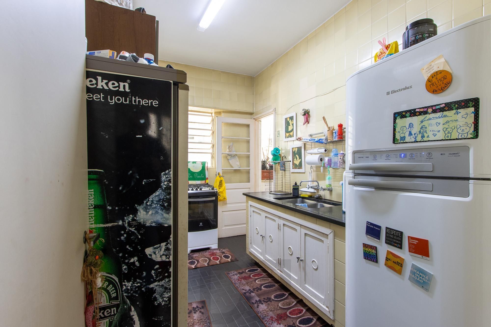 Apartamento 3 Dormitórios Ensolarado no Centro de Porto Alegre — foto 12