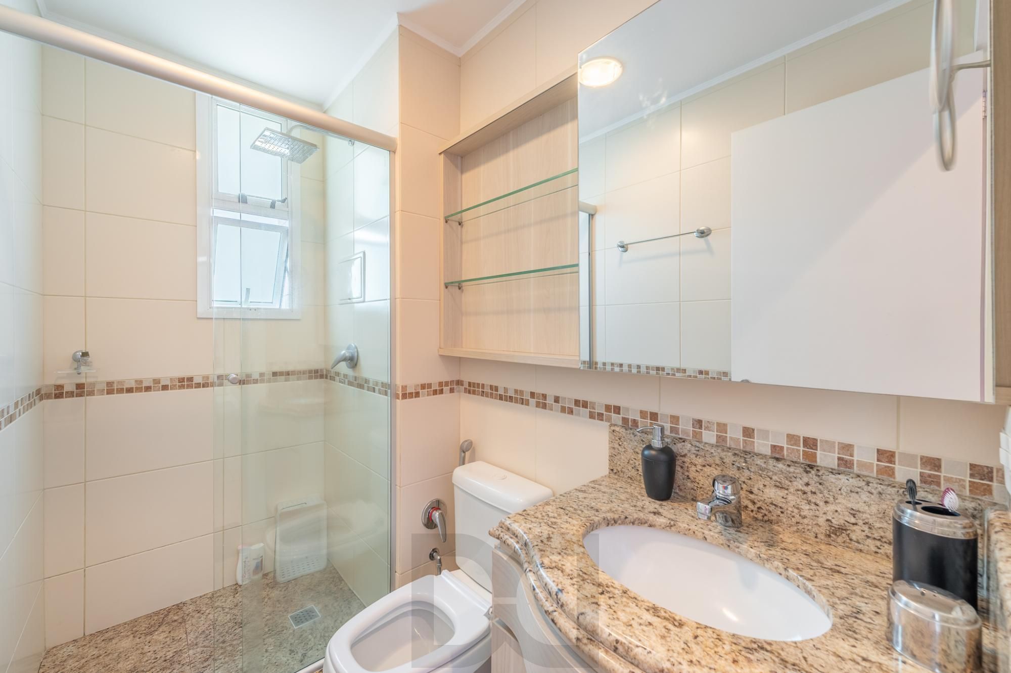 Apartamento com 204m², 3 dorm, 5 vagas no Petrópolis — foto 42
