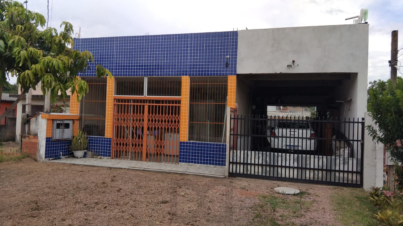 Casa para Venda - 182m², 2 dormitórios, sendo 1 suites, 3 vagas - Lami — foto 3