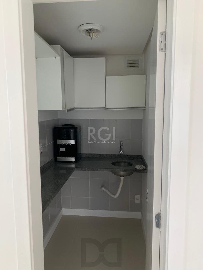 Sala comercial na Getúlio Vargas com 81,92m² privativos — foto 3