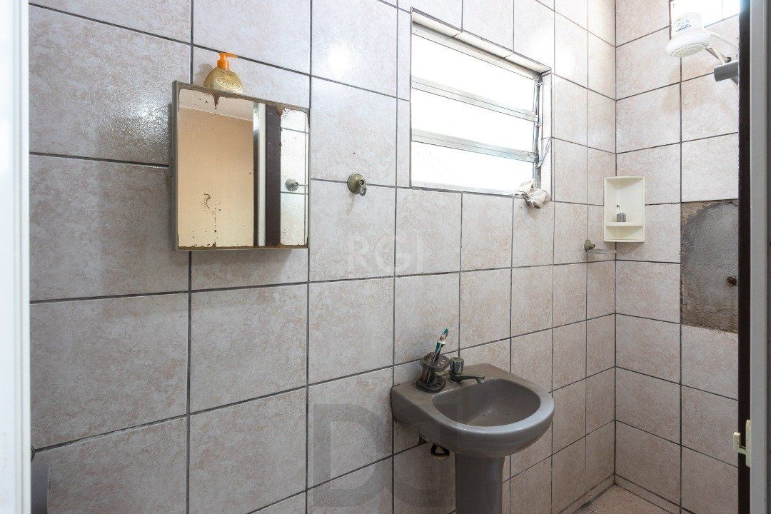 Casa para Venda - 149.99m², 6 dormitórios, sendo 2 suites, Nonoai — foto 16
