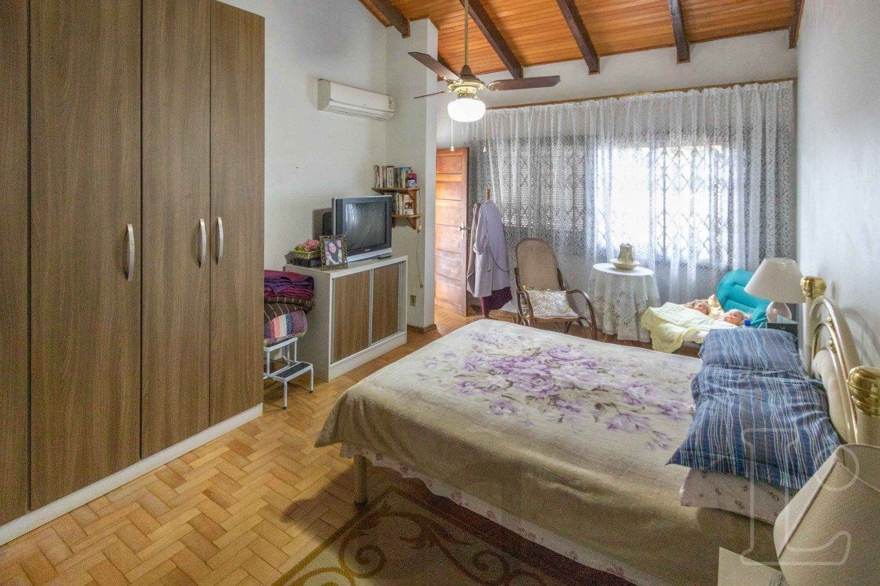 Sobrado para Venda - 241m², 4 dormitórios, sendo 1 suites, 1 vaga - Camaquã — foto 18