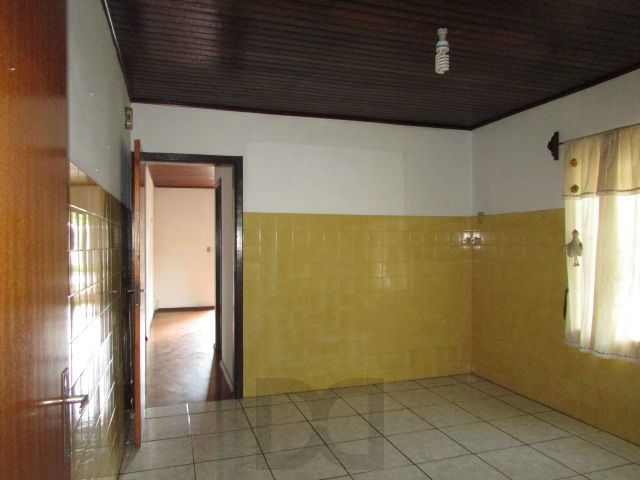 Casa térrea, com 3 dormitórios, 1 suíte, no bairro Nonoai. — foto 26