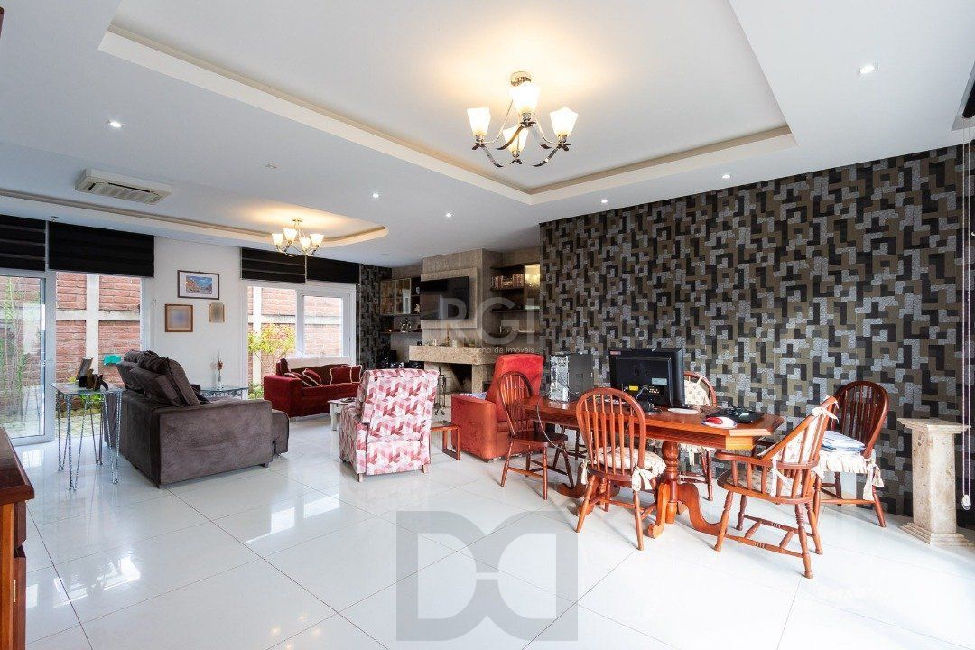 Casa para Venda - 377m², 4 dormitórios, sendo 3 suites, 3 vagas - Guarujá — foto 9