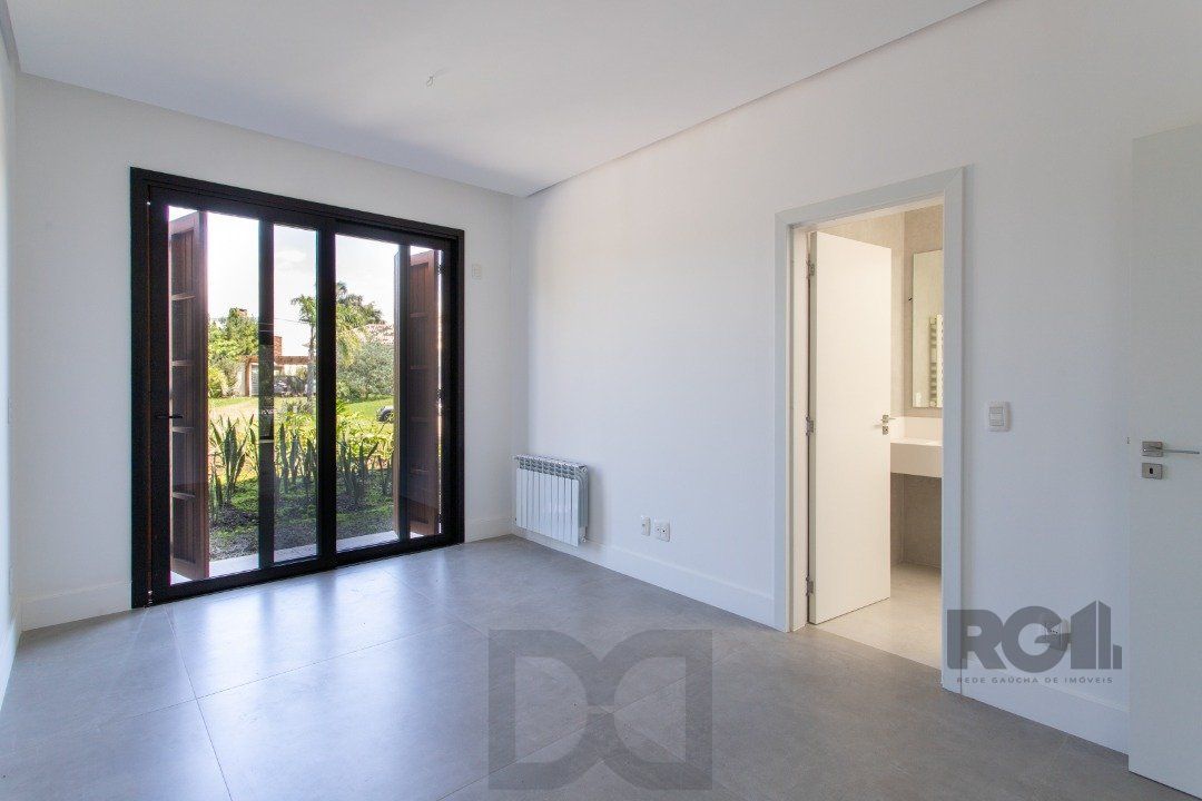 A Casa Le Mans, uma residência térrea de esquina com 389,48m2 de área coberta — foto 32