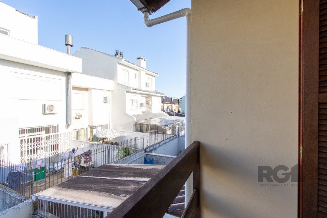 Casa para Venda - 120m², 3 dormitórios, sendo 1 suites, 1 vaga - Guarujá — foto 37