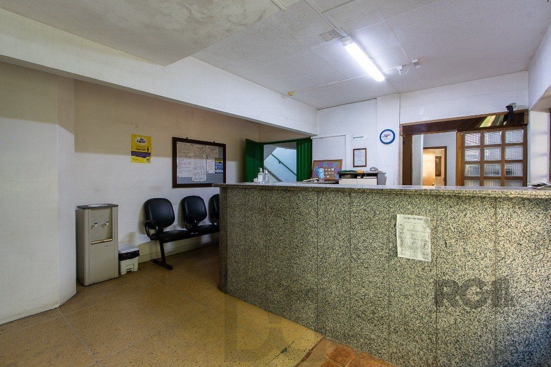 Prédio com 1063m², distribuídos em quatro pavimentos — foto 3
