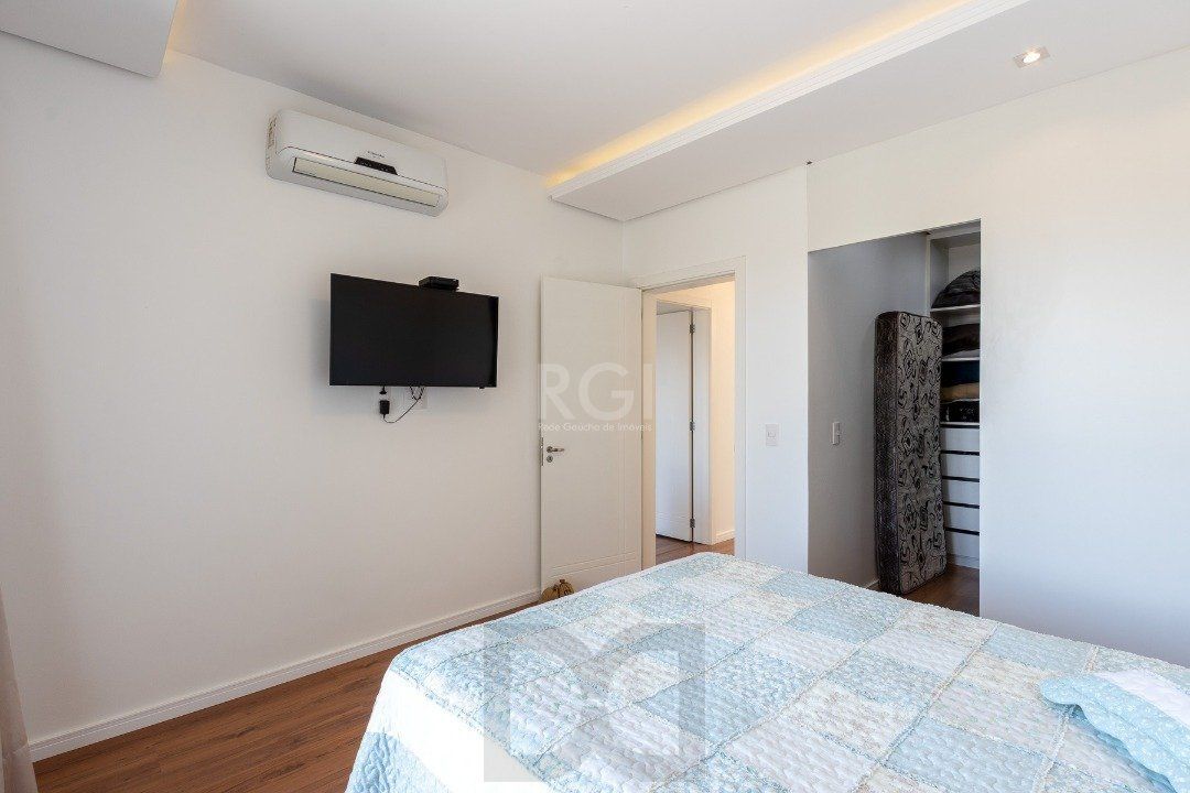 Casa para Venda - 420m², 3 dormitórios, sendo 3 suites, 8 vagas - Ipanema — foto 42