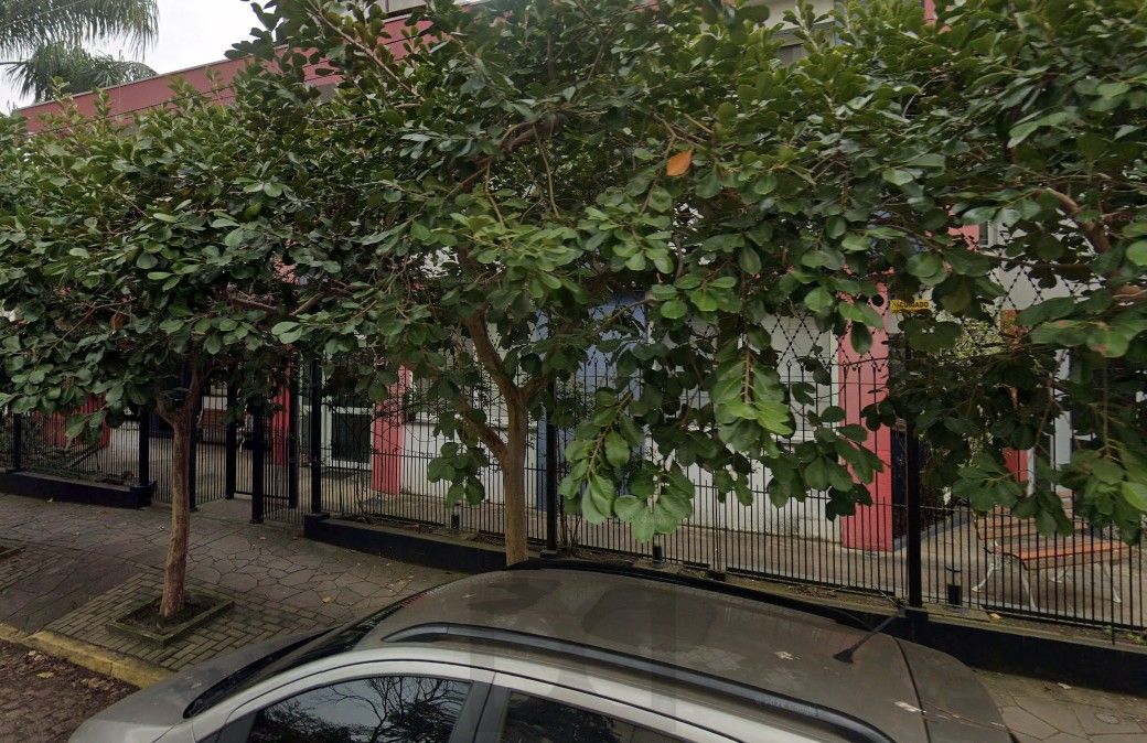 Excelente oportunidade para empresas e investidores! Prédio comercial moderno, amplo e muito bem localizado no bairro Menino Deus, oferecendo estrutura completa para diferentes tipos de negócios. — foto 3