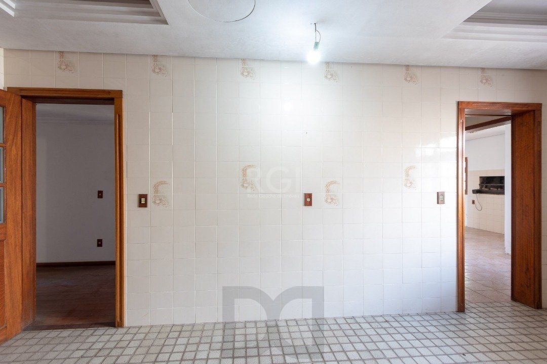 Casa para Venda - 460m², 4 dormitórios, sendo 1 suites, 4 vagas - Cristal — foto 18