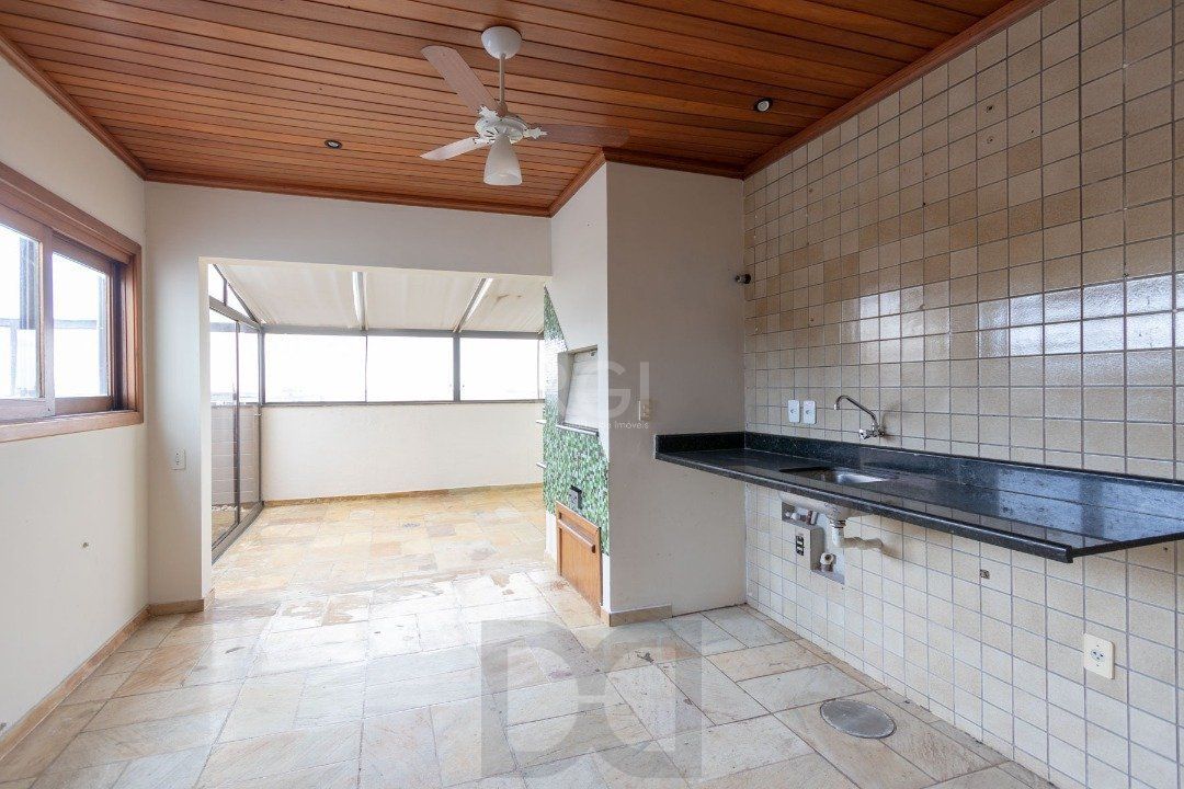 Cobertura para Venda - 302m², 4 dormitórios, sendo 1 suites, 3 vagas - Menino Deus — foto 37