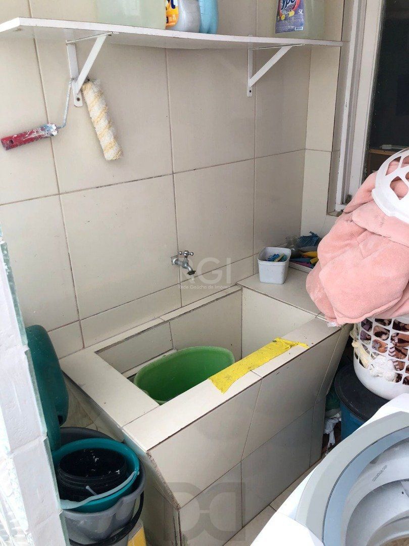 Casa para Venda com 3 dormitórios, sendo 1 suites e 3 vagas no bairro Guarujá — foto 32