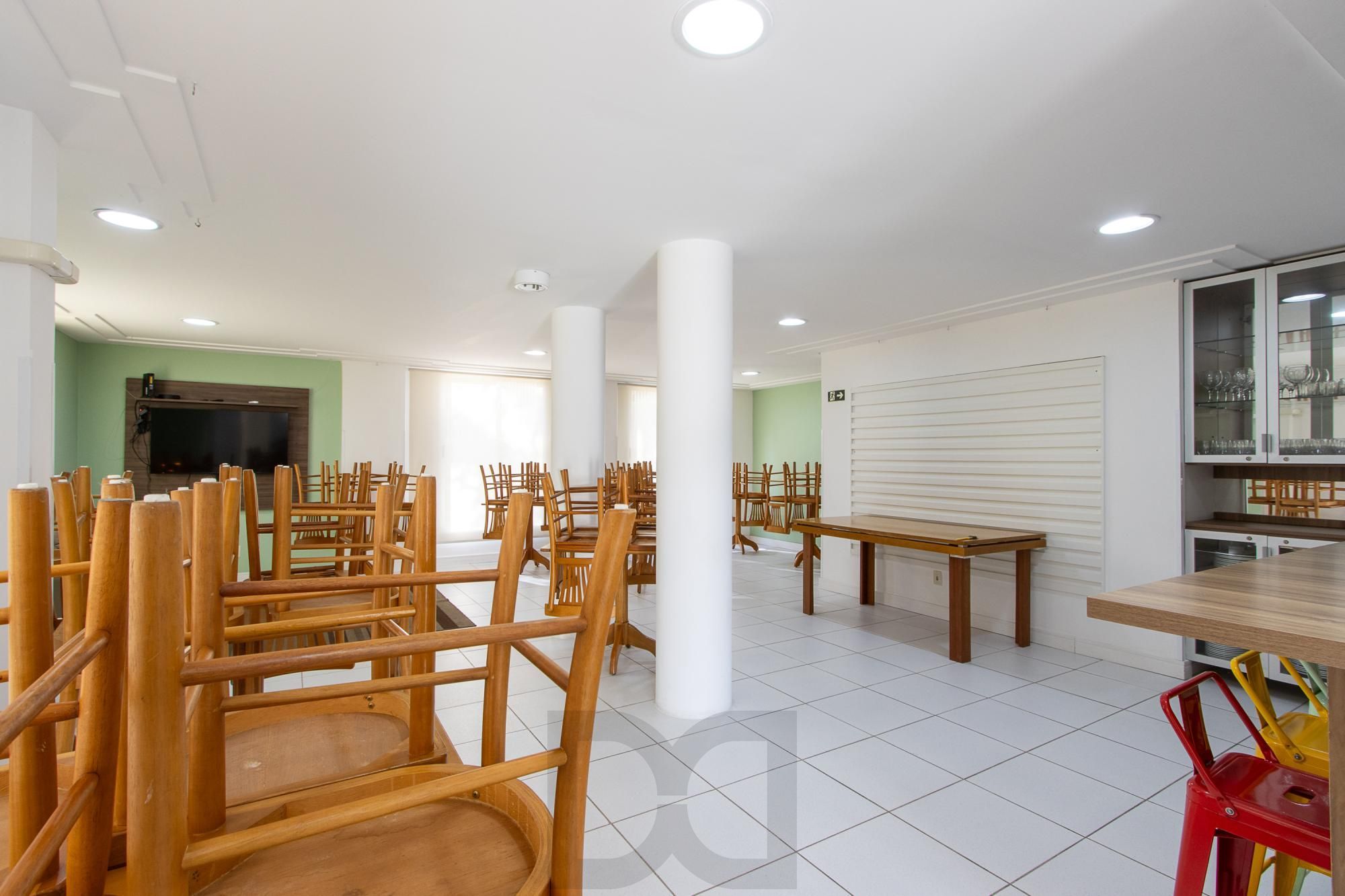 Apartamento, 2 dormitórios e 1 vaga, bairro Jardim Carvalho. — foto 45