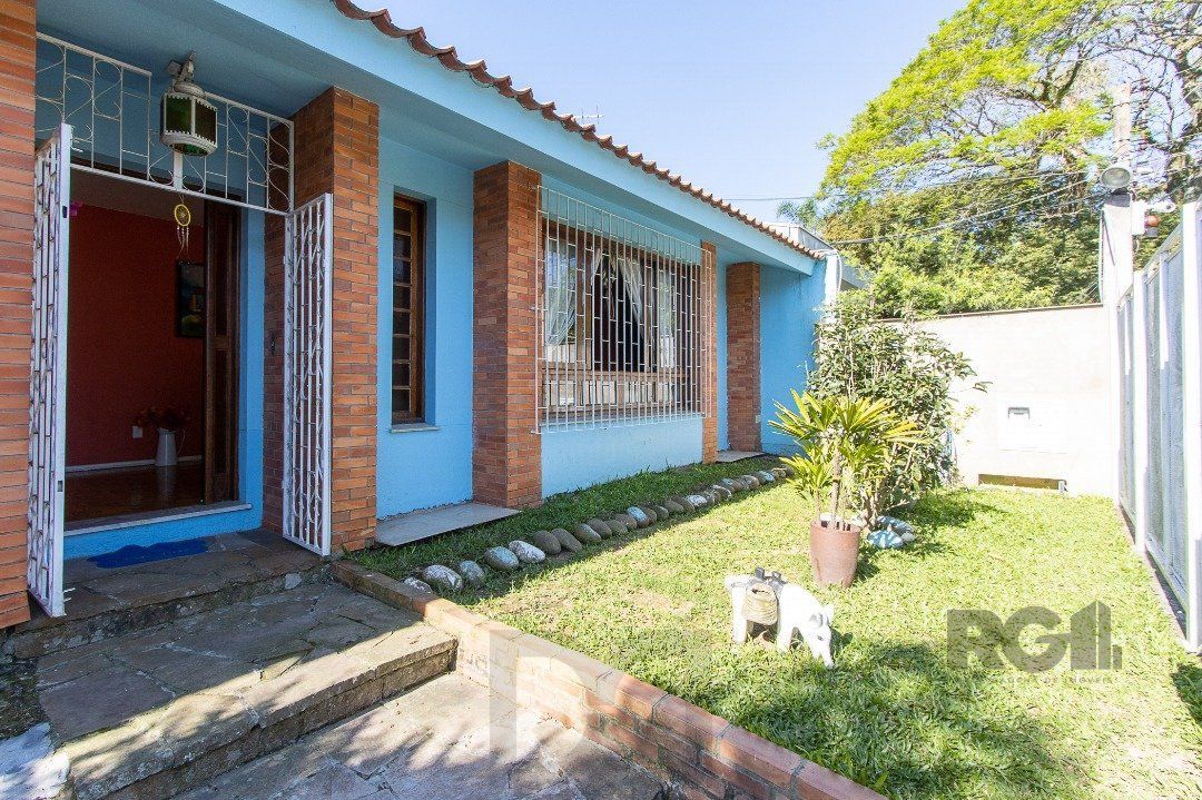 Casa térrea, com 3 dormitórios, 1 suíte, no bairro Ipanema. — foto 1
