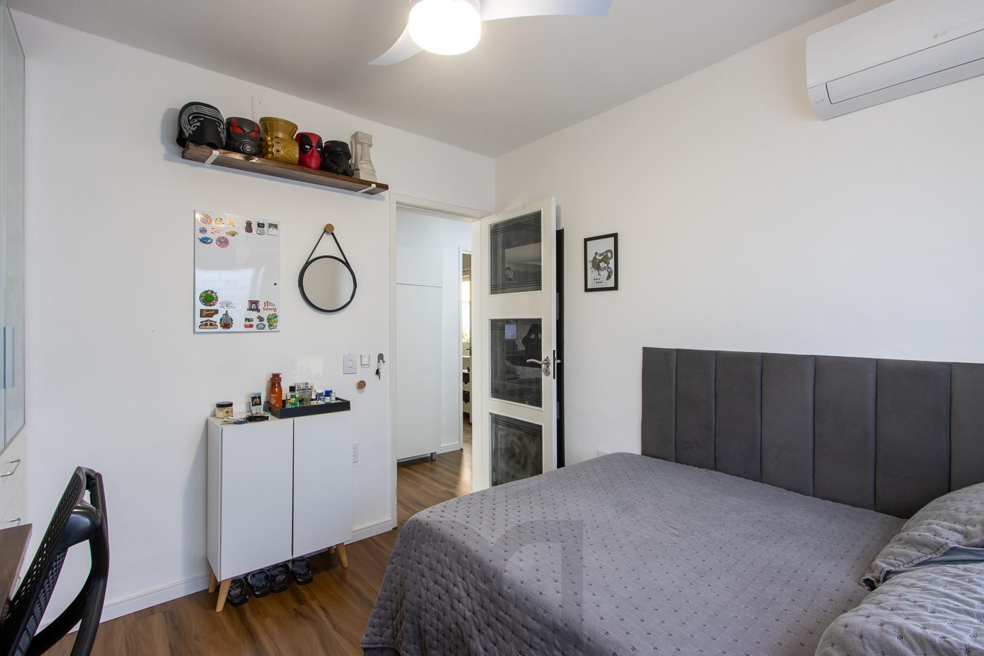 Linda casa totalmente reformada, 3 quartos (1 suite), 2 vagas cobertas - Bairro Nonoai — foto 29