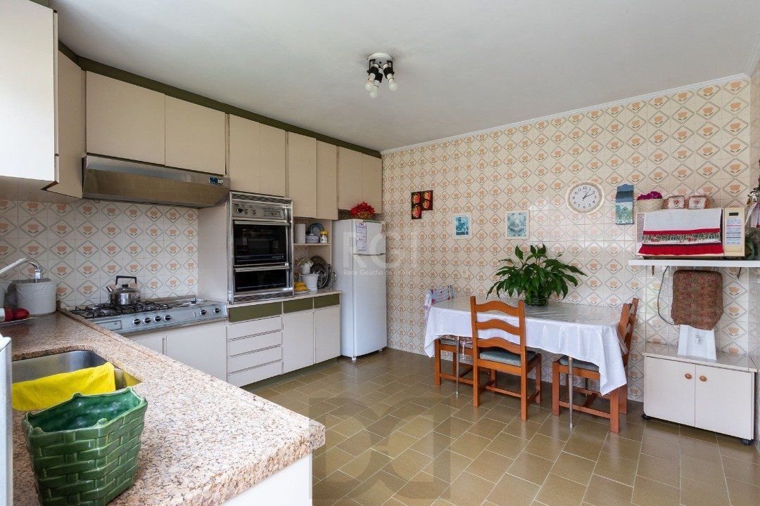 Casa para Venda - 280m², 4 dormitórios, sendo 1 suites, 3 vagas - Vila Assunção — foto 34