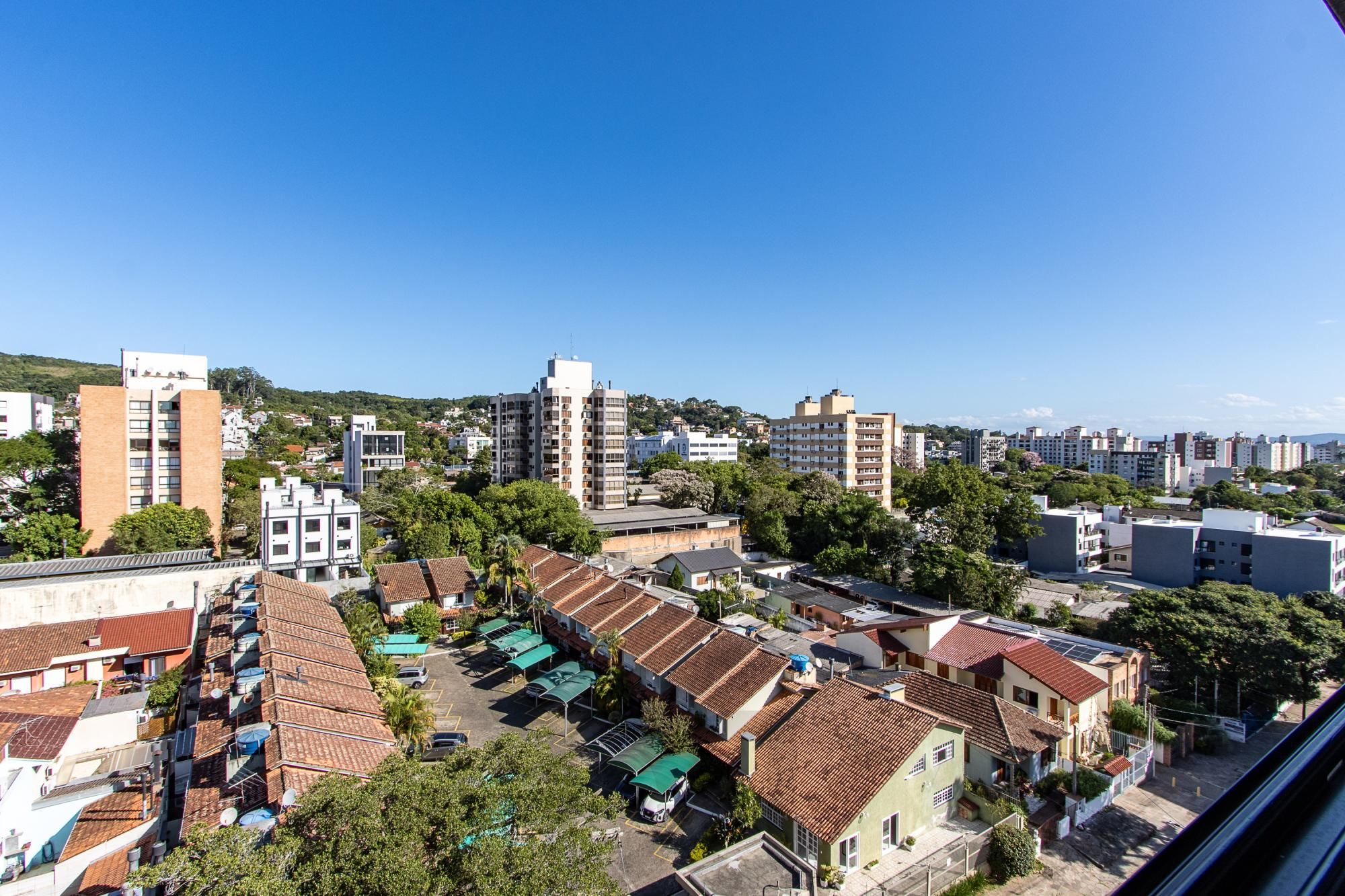 Excelente apartamento de 3 dormitórios, 1 suíte e 2 vagas no bairro Tristeza. — foto 7