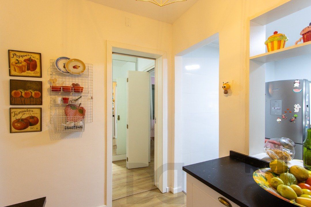 Casa térrea, 3 quartos, edícula, com 2 suites, pátio - Bairro Guarujá — foto 16