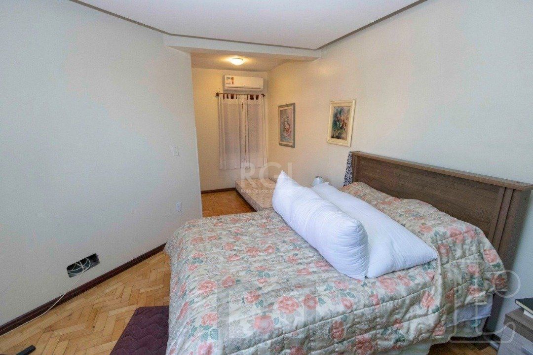 Casa para Venda - 349m², 4 dormitórios, sendo 1 suites, 3 vagas - Tristeza — foto 21