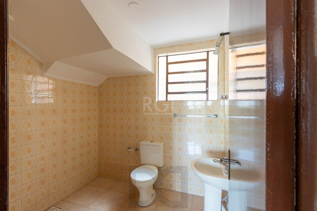 Casa para Venda - 454.7m², 5 dormitórios, sendo 1 suites, 8 vagas - Teresópolis — foto 38