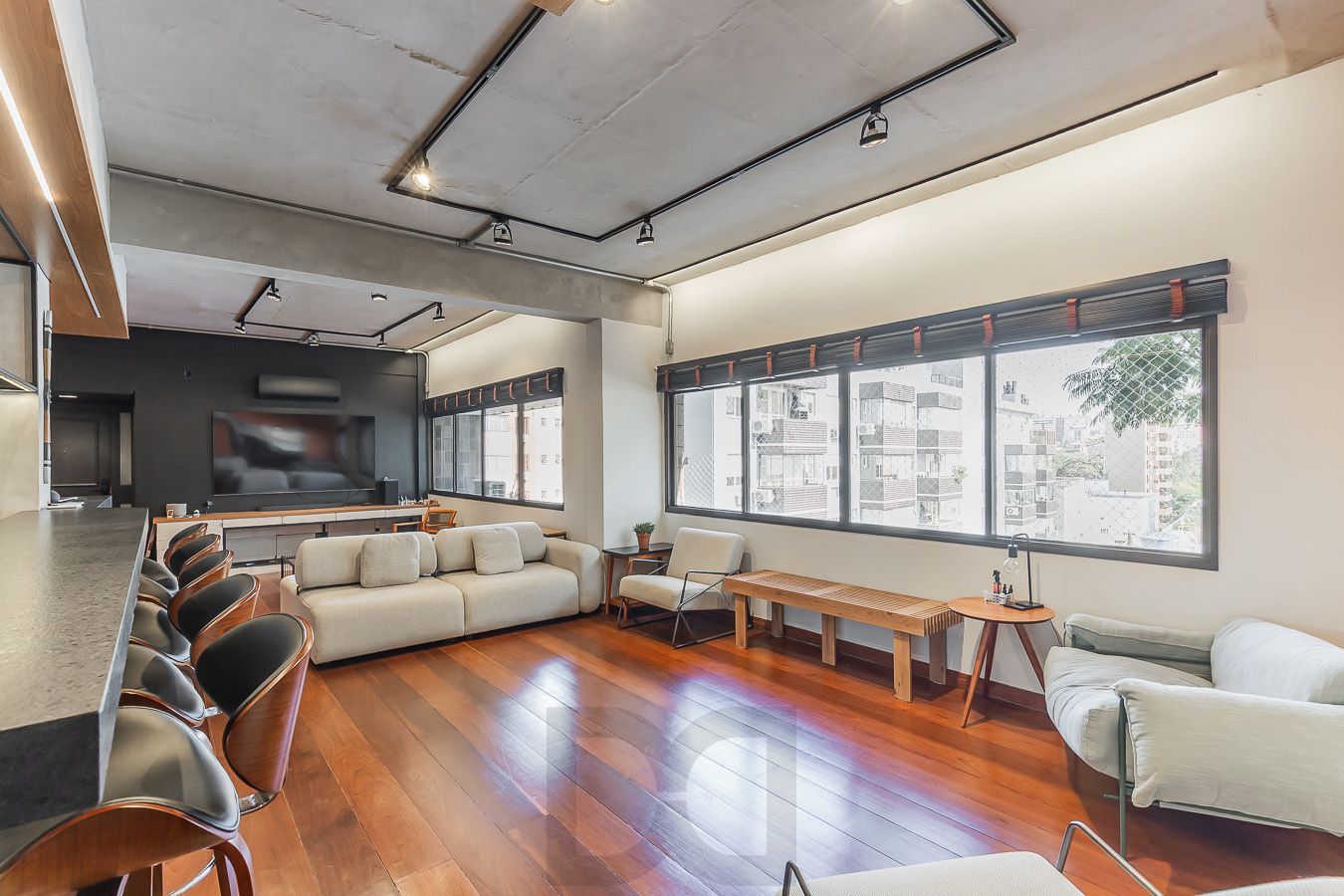 Apartamento 3 dormitórios, 3 vagas e 259 m² no bairro Auxiliadora. — foto 8