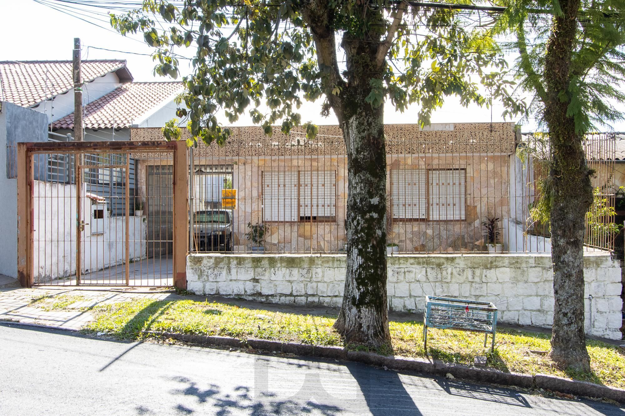 Casa de 3 dormitórios, 1 suíte e 2 vagas no bairro Vila Conceição. — foto 1