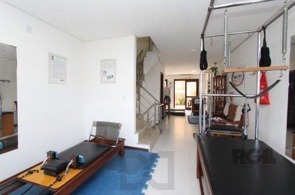 Casa para Venda - 180m², 3 dormitórios, sendo 3 suites, 3 vagas - Hípica — foto 4