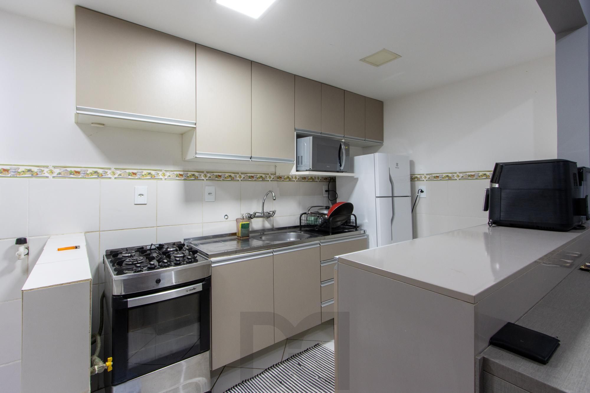 Apartamento de 3 dormitórios, 1 suíte e 1 vaga de garagem no bairro Pedra Redonda. — foto 10