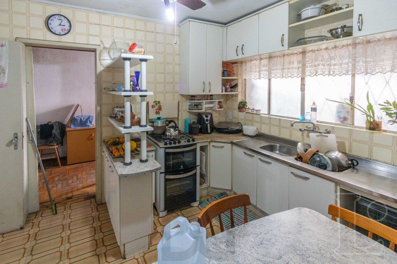 Sobrado para Venda - 241m², 4 dormitórios, sendo 1 suites, 1 vaga - Camaquã — foto 12